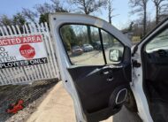 2017 Vauxhall Vivaro – Model: Vivaro  2900 Sportive CDTi – DY67FRU