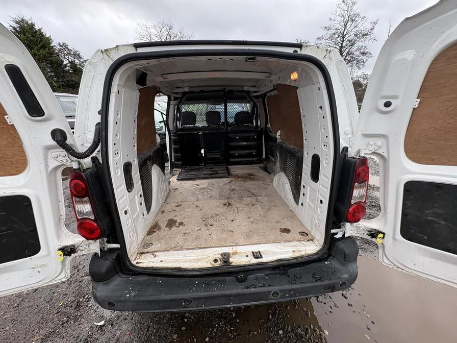 2017 Peugeot Partner – Model: Partner S L2 Blue HDi – NU67TVN