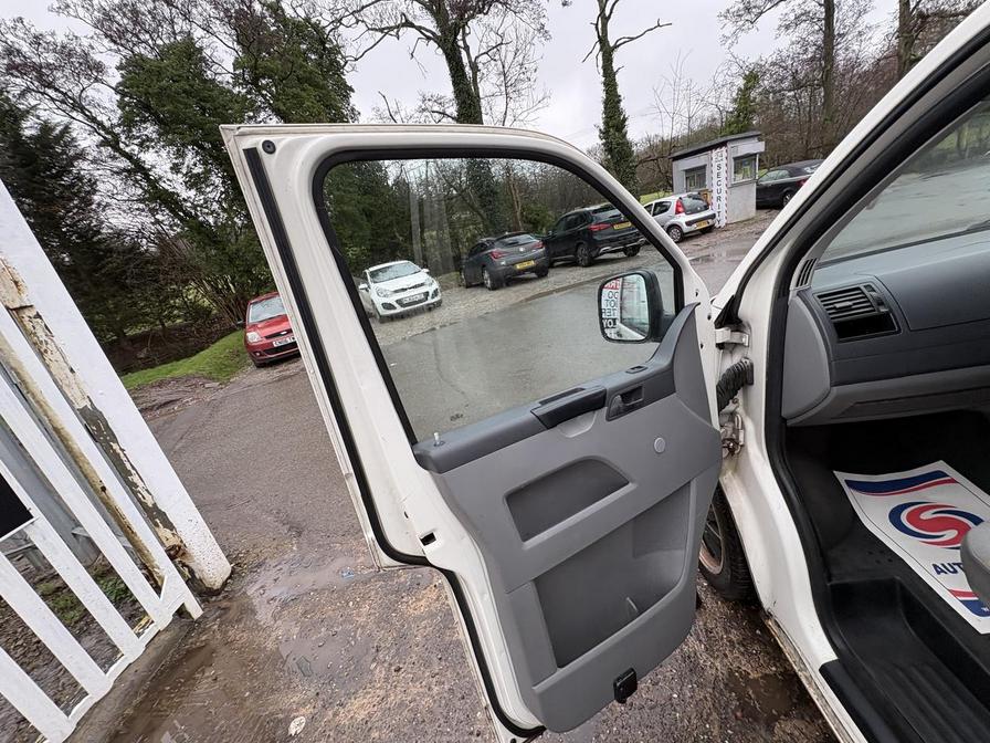 2006 Volkswagen Transporter – Model: Transporter T32 104 TDI SWB – AF06LWY/LR54LMS