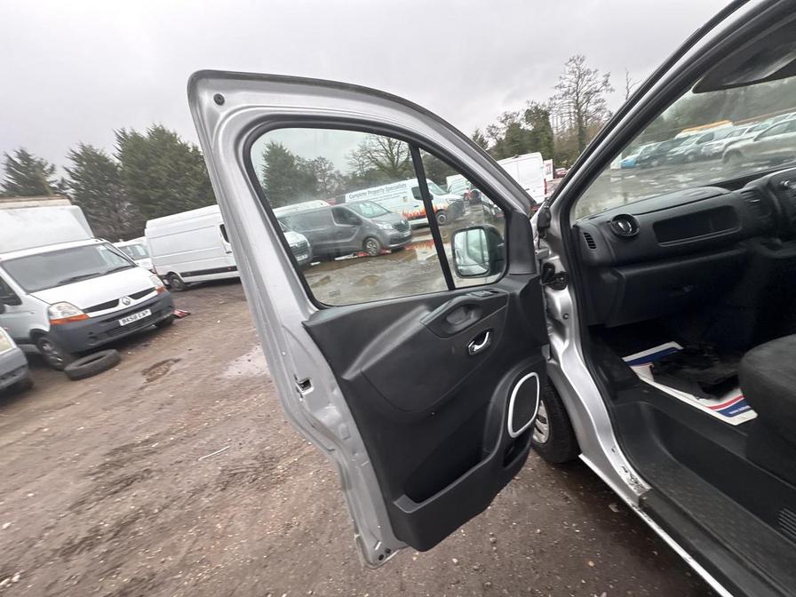 2017 Vauxhall Vivaro – Model: Vivaro  2700 Sportive CDTI – SA17THU