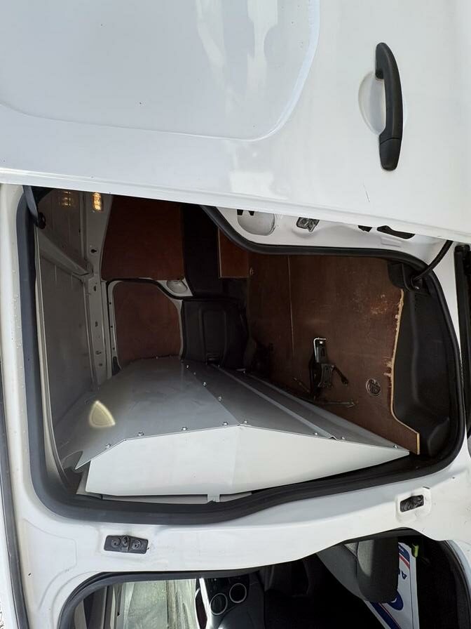 2017 Citroen Berlingo – Model: Berlingo 750 LX Blue HDi S/S – LC67VJJ