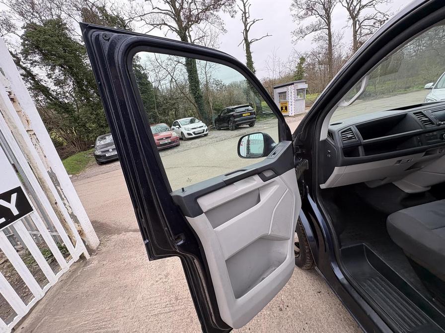 2015 Volkswagen Transporter – Model: Transporter T32 Highline TDI BlueMotion Technology – WP65OPO