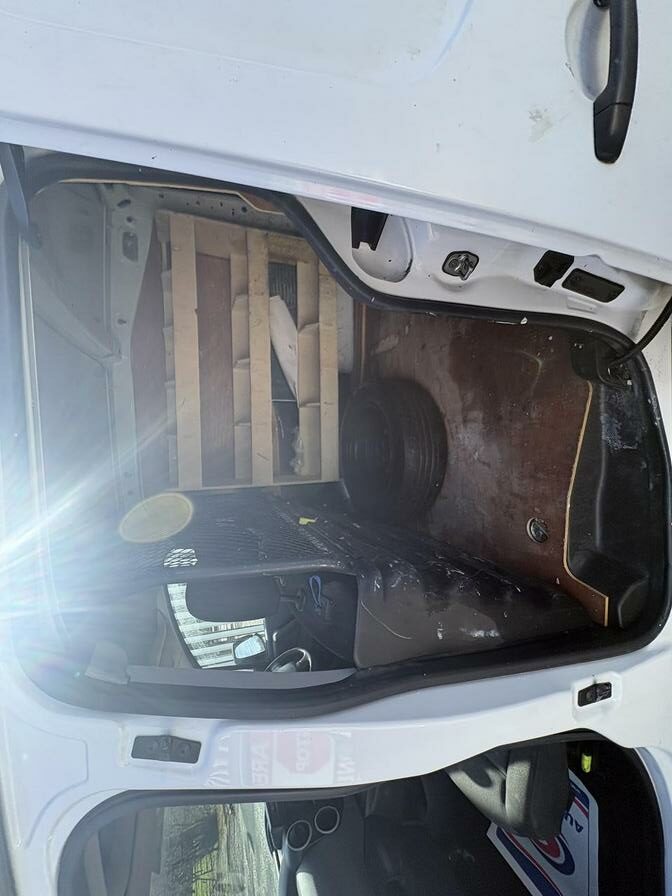 2017 Peugeot Partner – Model: Partner Professional L1 Blue HDi – LN17FTC