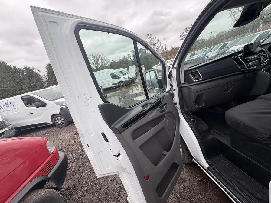 2019 Ford Transit Custom – Model: Transit Custom 280 Limited EcoBlue – YM69NZA