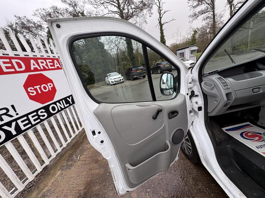 2012 Vauxhall Vivaro – Model: Vivaro 2700 CDTi 113 SWB – YC12XGG