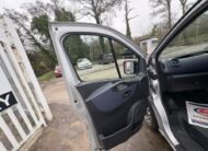 2016 Vauxhall Vivaro Combi – Model: Vivaro CDTi – NV16JCU