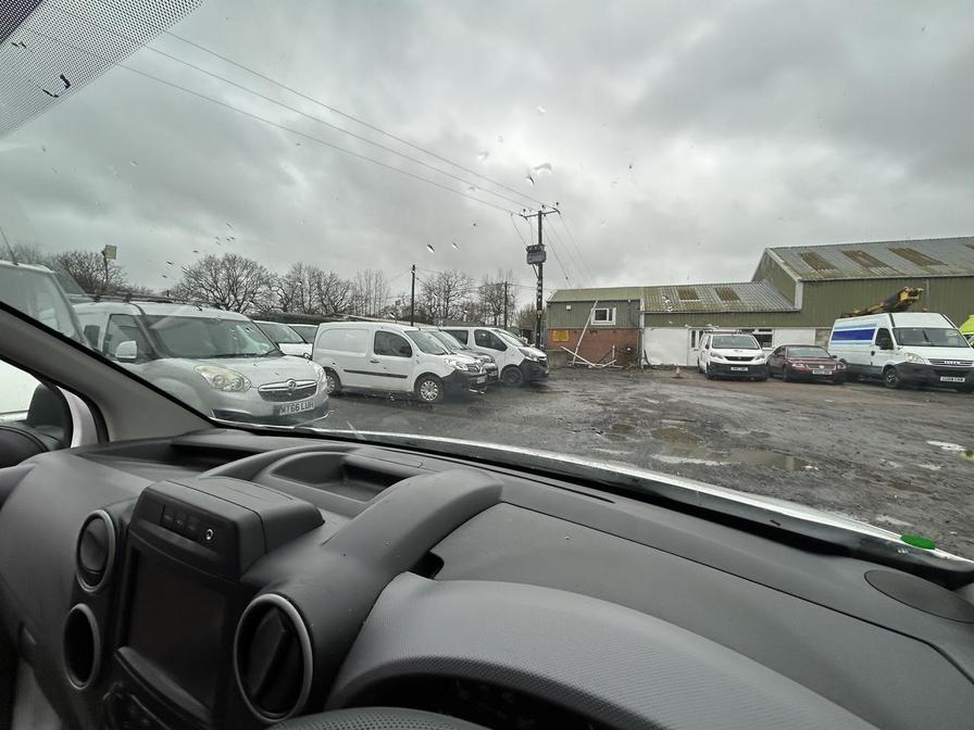 2018 Peugeot Partner – Model: Partner Professional L1 Blue HDi – MW67XPU