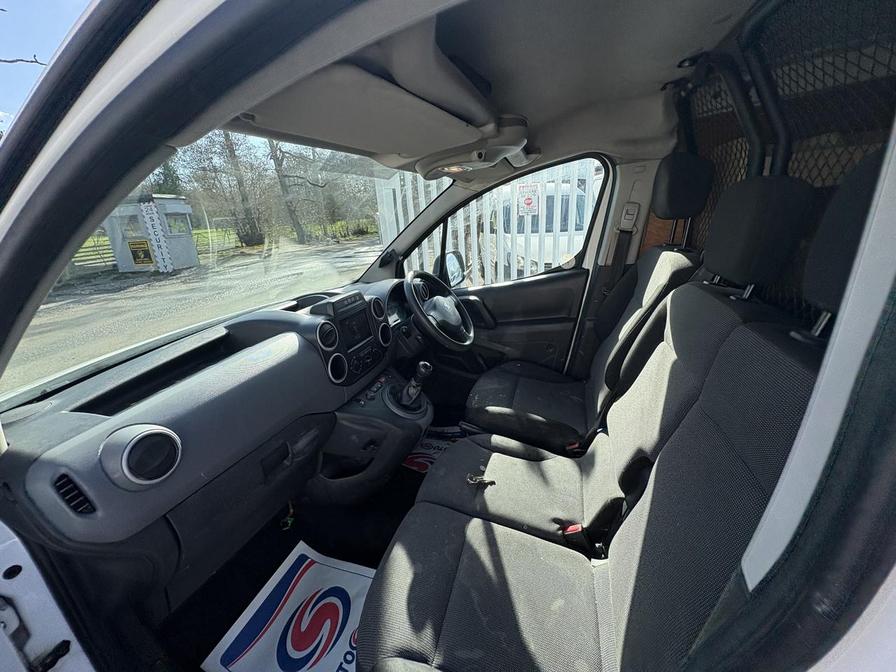 2017 Peugeot Partner – Model: Partner Professional L1 Blue HDi – LN17FTC