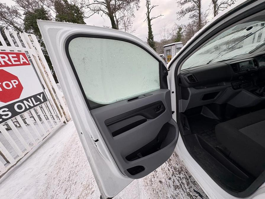 2017 Citroen Dispatch – Model: Dispatch 1000 Blue HDi X – ML17UEX