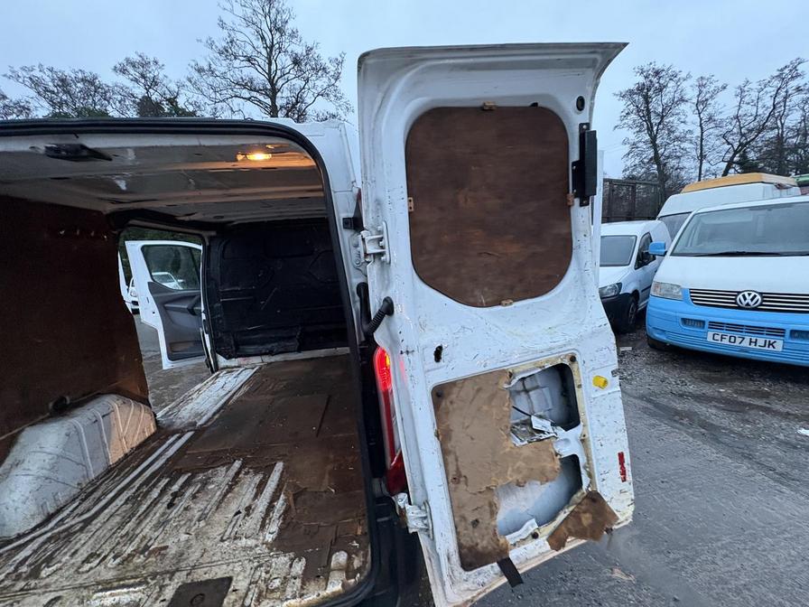 2015 Ford Transit Custom – Model: Transit Custom 290 E-Tech – FL65RYZ