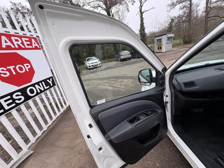 2017 Fiat Doblo Cargo – Model: Doblo 16v SX XL MultiJet II – WN17UMM