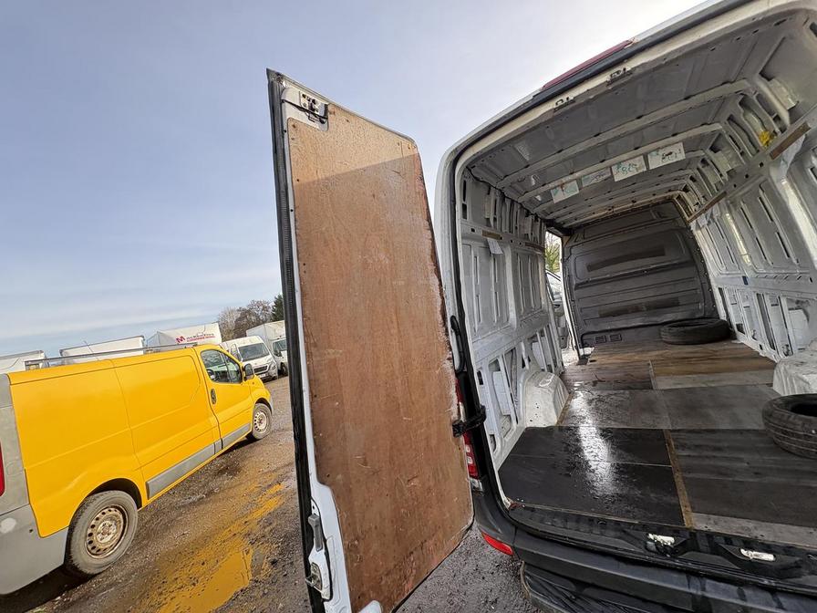 2011 Mercedes-Benz Sprinter – Model: Sprinter 313 CDI – YE60VLM