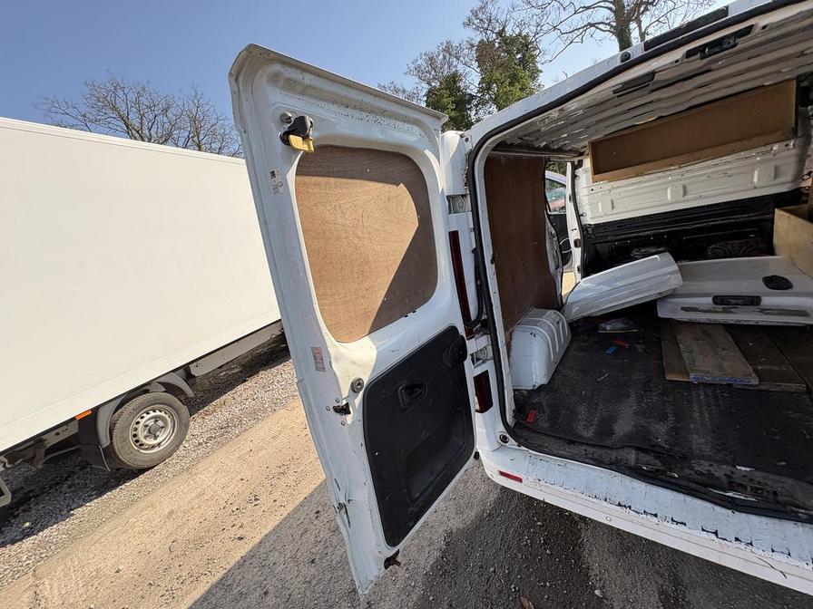 2017 Vauxhall Vivaro – Model: Vivaro  2900 Sportive CDTi – DY67FRU