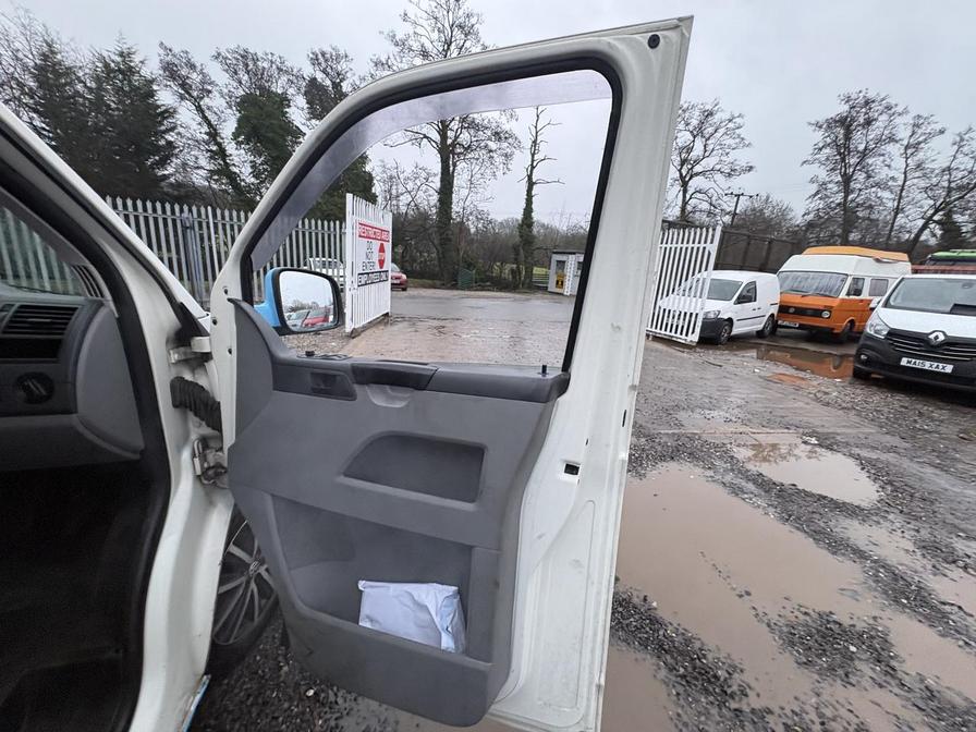 2007 Volkswagen Transporter – Model: Transporter T28 130 TDI SWB – CF07HJK