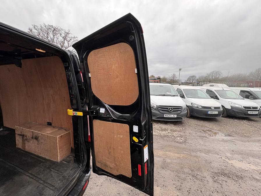 2017 Ford Transit Custom – Model: Transit Custom 270 Limited – YM67BSO