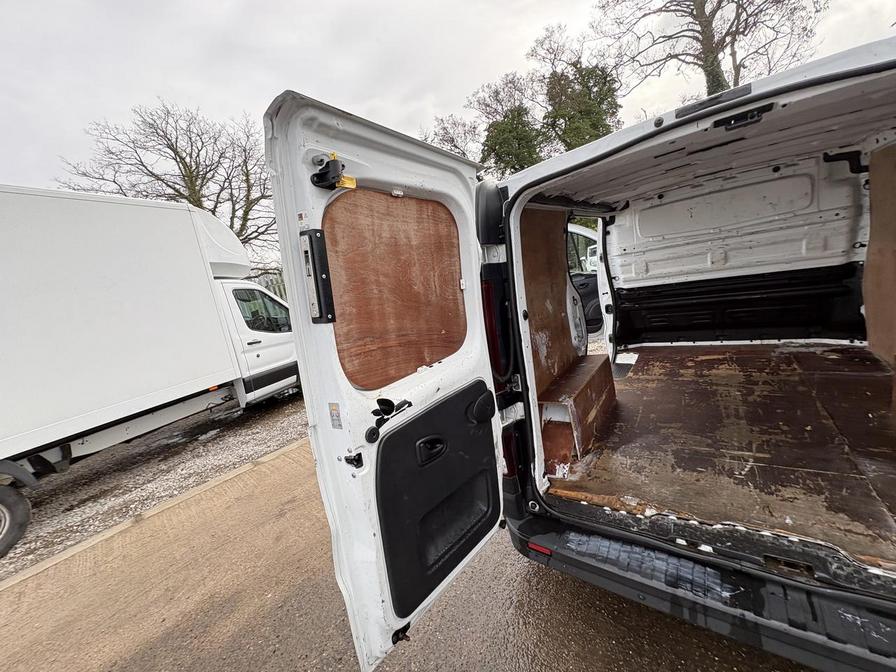 2017 Vauxhall Vivaro – Model: Vivaro  2700 CDTI – LL67VLF