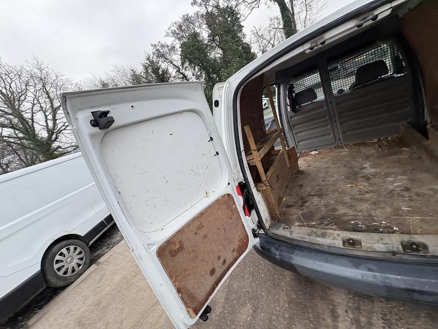 2010 Volkswagen Caddy – Model: Caddy C20 TDI 104 – PN60CZE