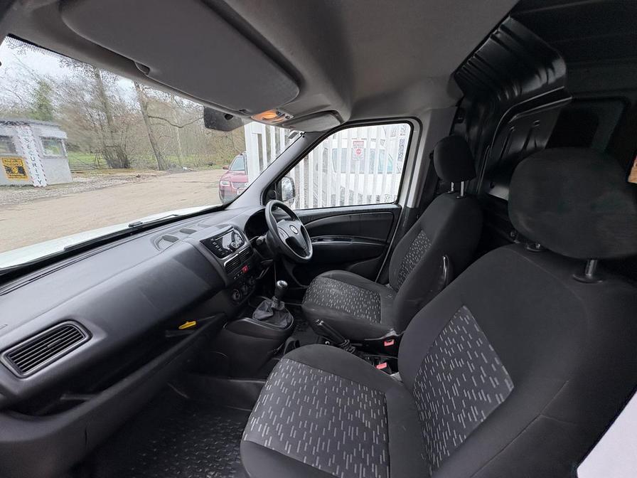 2018 Vauxhall Combo – Model: Combo 2300 CDTi S/S – FM18XYJ