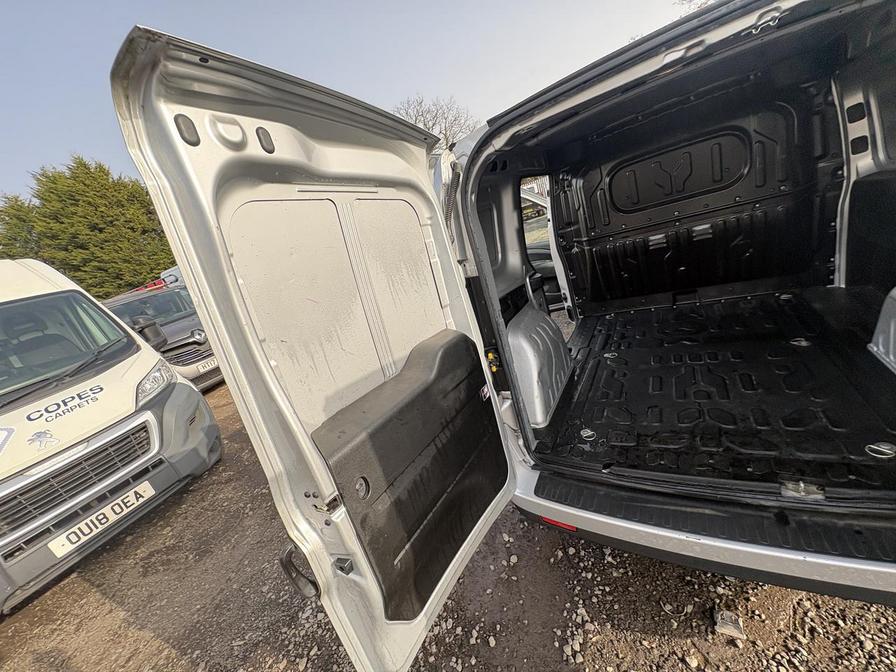 2018 Vauxhall Combo – Model: Combo 2000 Sportive CDTi – AV18KGJ