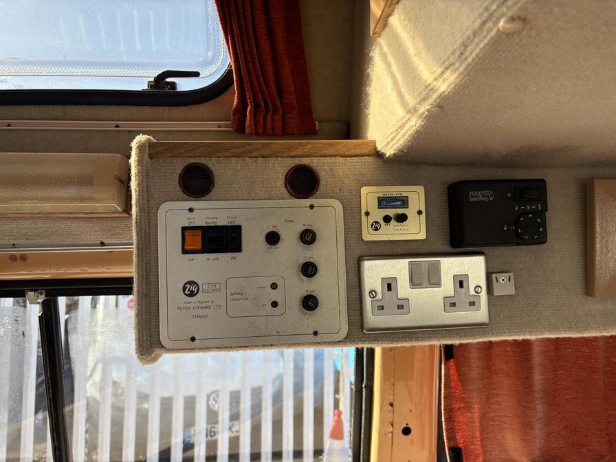 1990   – Model:  – G114TFT