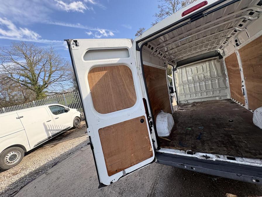 2015 Peugeot Boxer – Model: Boxer 335 Professional L3H2 HDi – CA64LSO