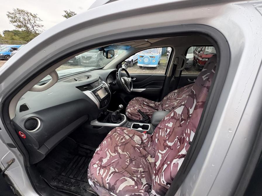 2017 Nissan Navara – Model: Navara Tekna dCi – VN17VVF