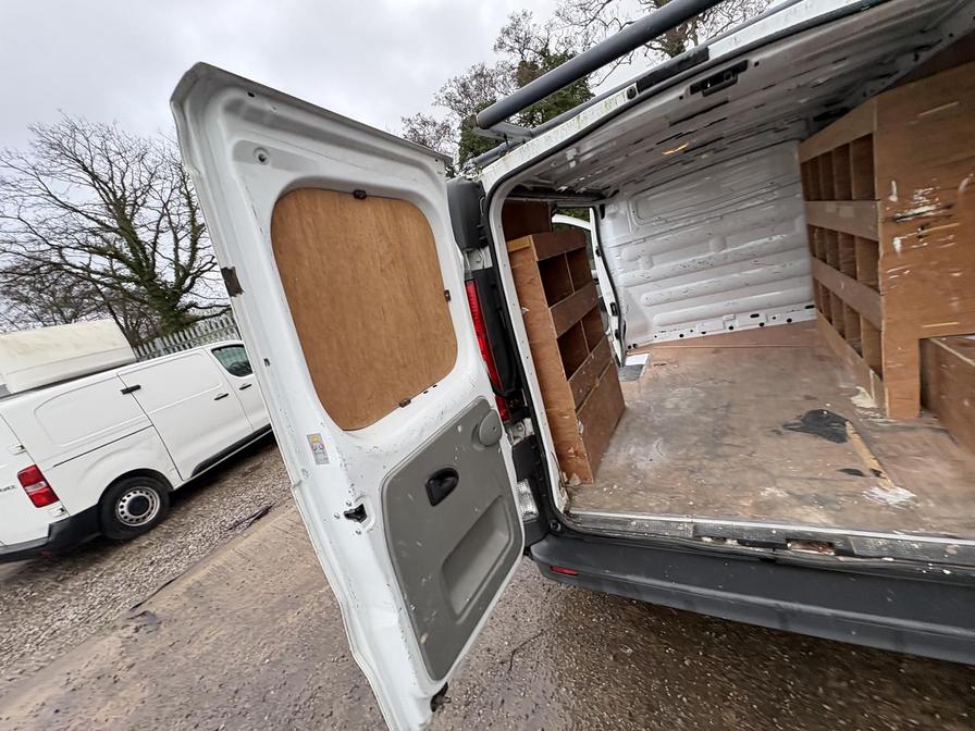 2012 Vauxhall Vivaro – Model: Vivaro 2700 CDTi 113 SWB – YC12XGG