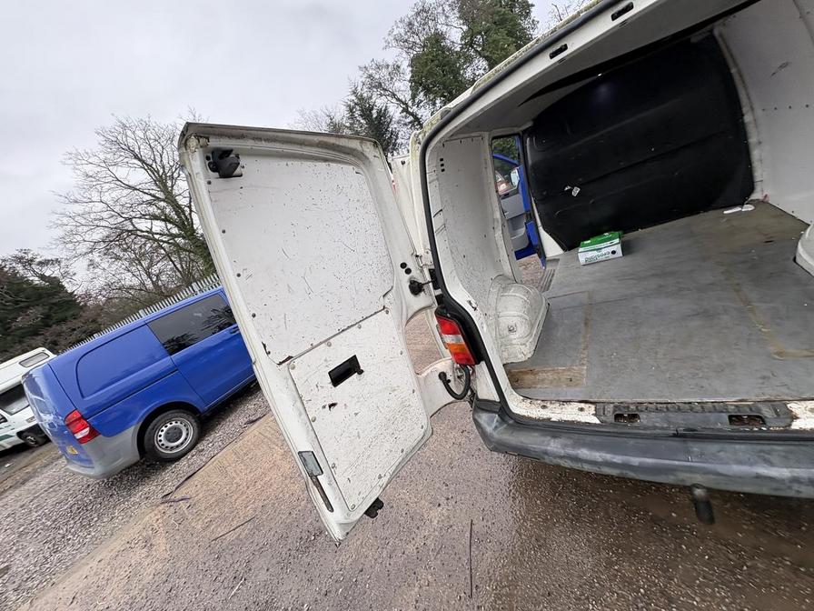 2006 Volkswagen Transporter – Model: Transporter T30 130 TDI SWB A – LY56OEU