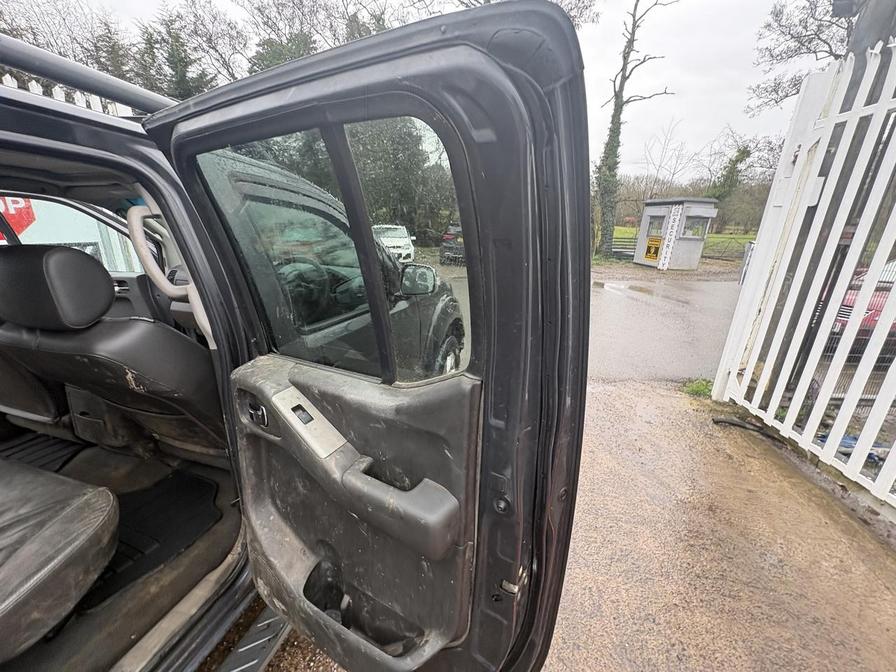 2009 Nissan Navara – Model: Navara Aventura Double Cab dCi – DN58HZW