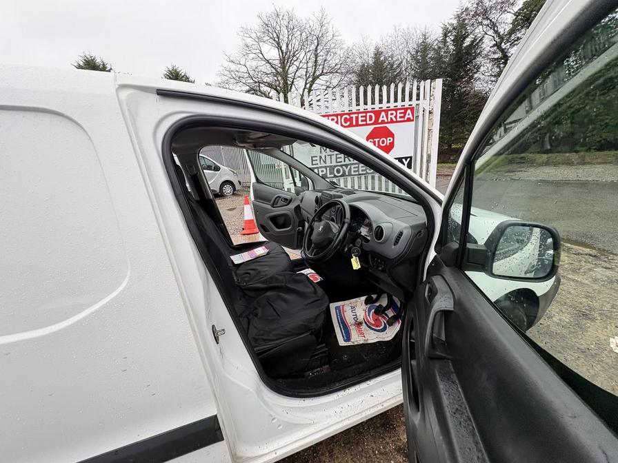 2018 Peugeot Partner – Model: Partner Professional L1 Blue HDi – NY18HJU