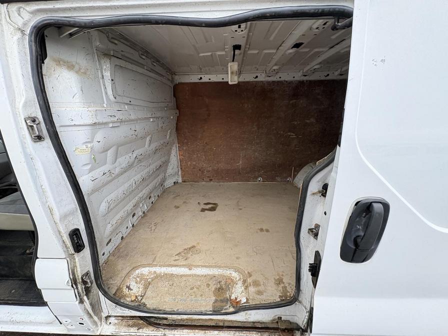 2013 Vauxhall Vivaro – Model: Vivaro  2900 CDTI LWB – DY13YJZ