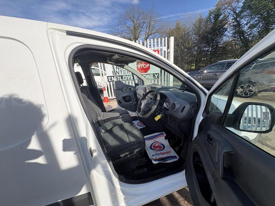 2017 Peugeot Partner – Model: Partner Professional L1 Blue HDi – LN17FTC