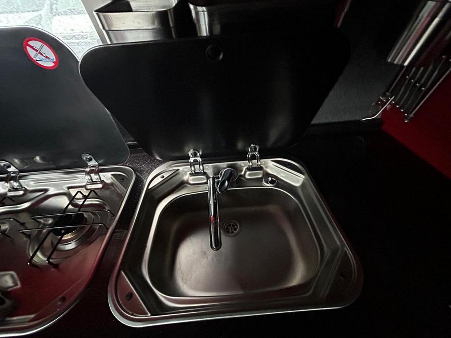 2004 Ford Transit – Model: Transit 300 SWB TD – LD04VYV