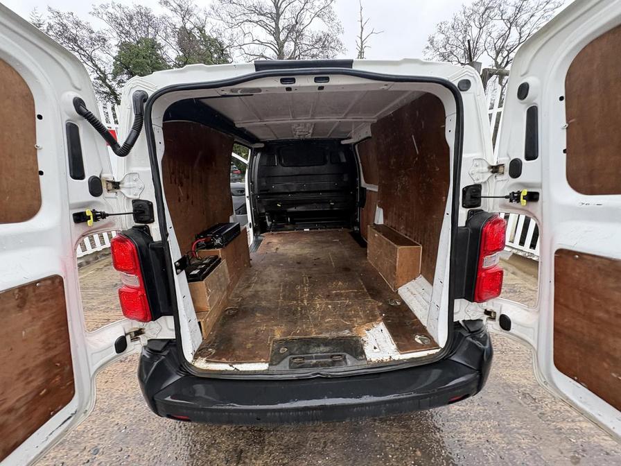 2017 Peugeot Expert – Model: Expert Professional Long Blue HDi – KU67VZZ