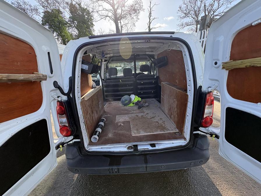 2015 Citroen Berlingo – Model: Berlingo 625 Enterprise HDi – AP64FWT