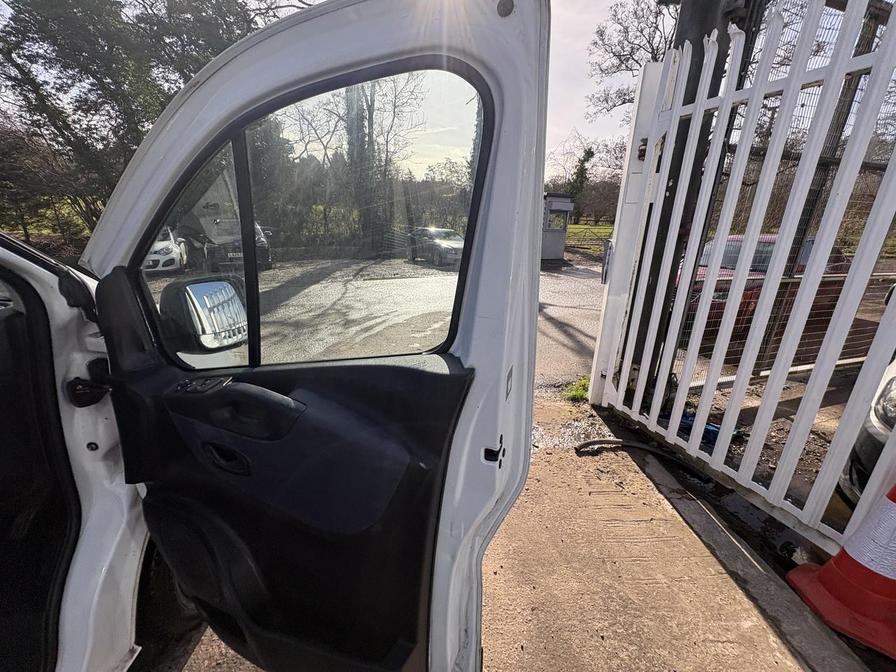 2017 Vauxhall Vivaro – Model: Vivaro  2900 CDTI – LL17YCS