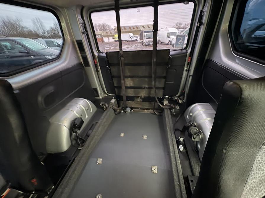 2016 Vauxhall Vivaro Combi – Model: Vivaro CDTi – NV16JCU