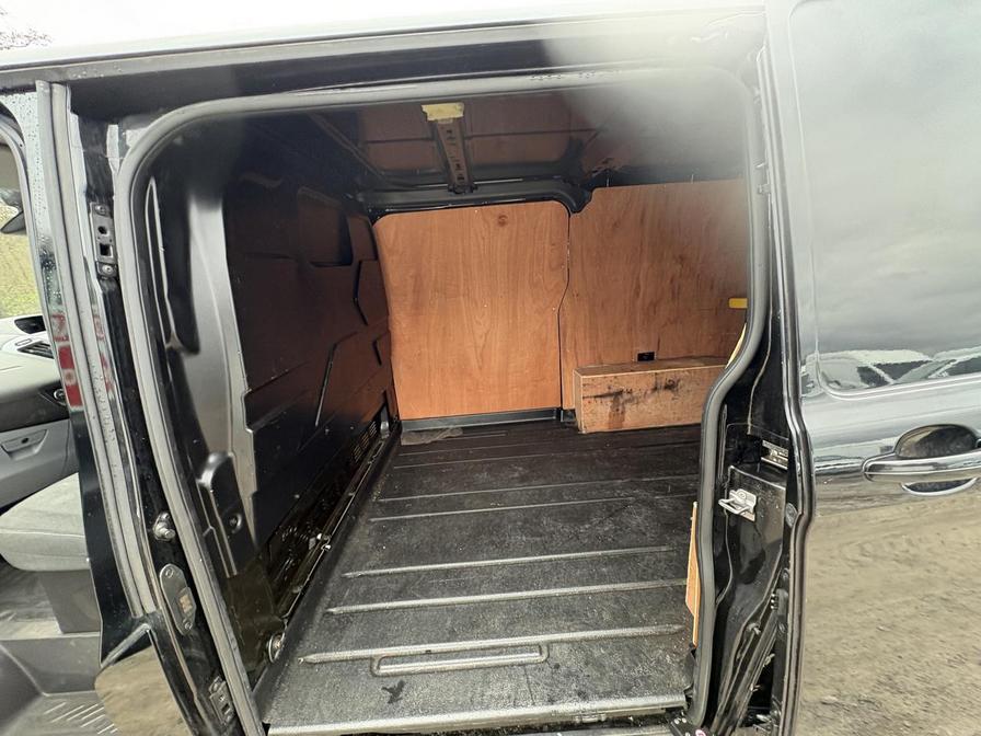 2017 Ford Transit Custom – Model: Transit Custom 270 Limited – YM67BSO