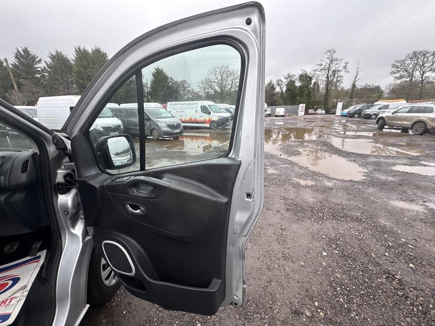 2017 Vauxhall Vivaro – Model: Vivaro  2700 Sportive CDTI – SA17THU