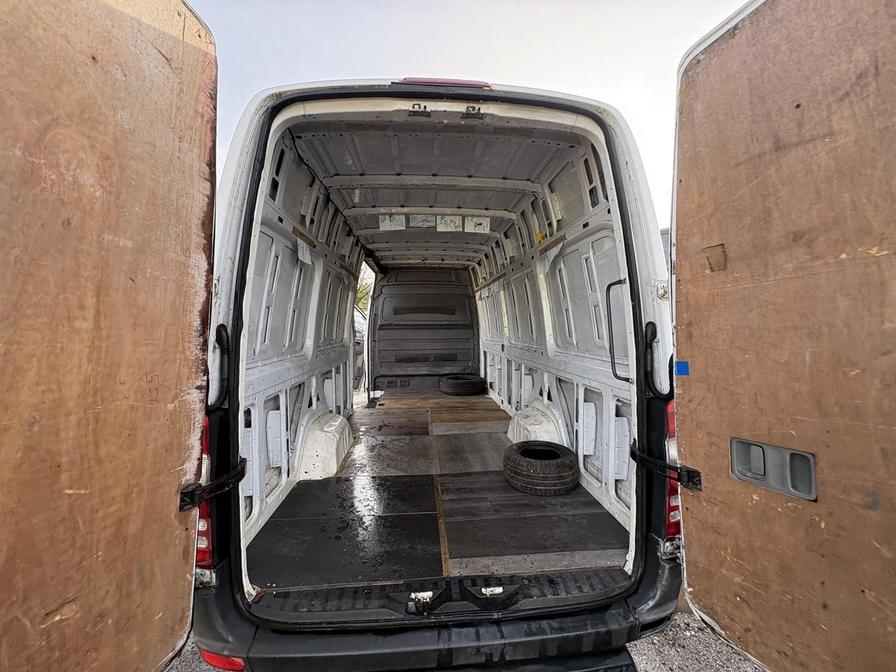 2011 Mercedes-Benz Sprinter – Model: Sprinter 313 CDI – YE60VLM