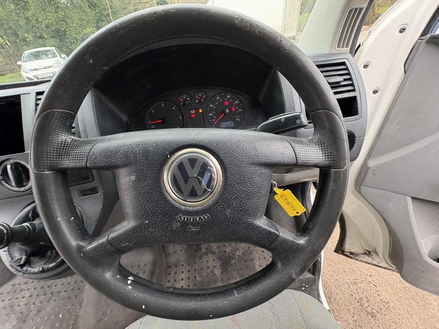 2004 Volkswagen Transporter – Model: Transporter T28 85 TDI – RJ04JPX