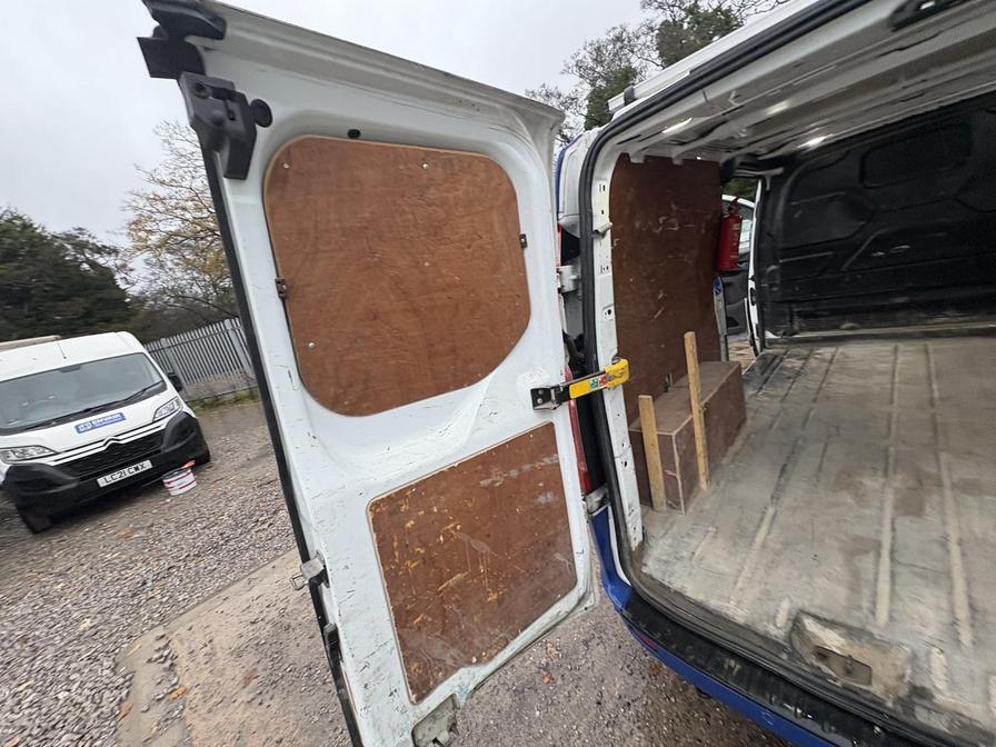 2022 Ford Transit Custom – Model: Transit Custom 300 Limited EcoBlue – YE22UPV