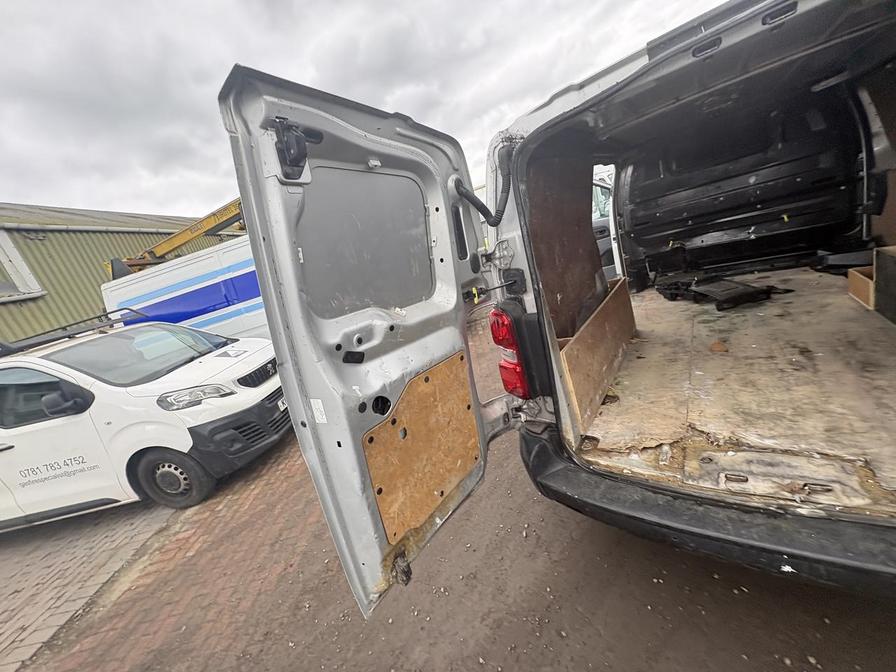 2018 Peugeot Expert – Model: Expert Professional Long Blue HDi – LN68XAX/C11LMT