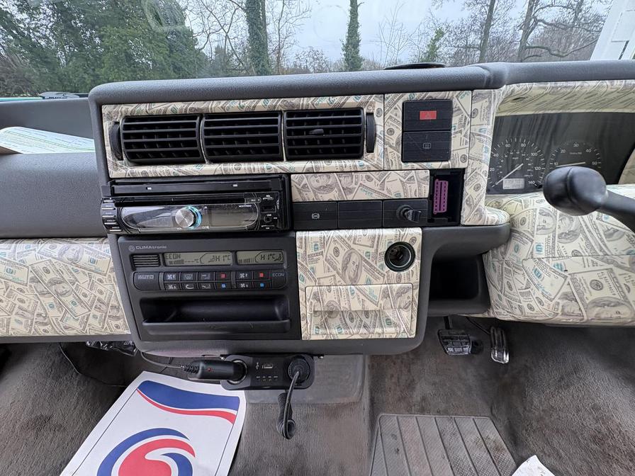 1997 Volkswagen Caravelle – Model: Caravelle Auto SWB – R639PBW