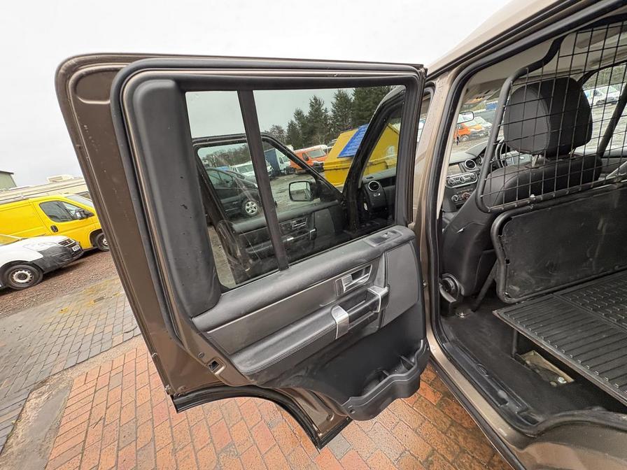 2011 Land Rover Discovery – Model: Discovery SDV6 Auto 255 – WR61LVV/V2MOF