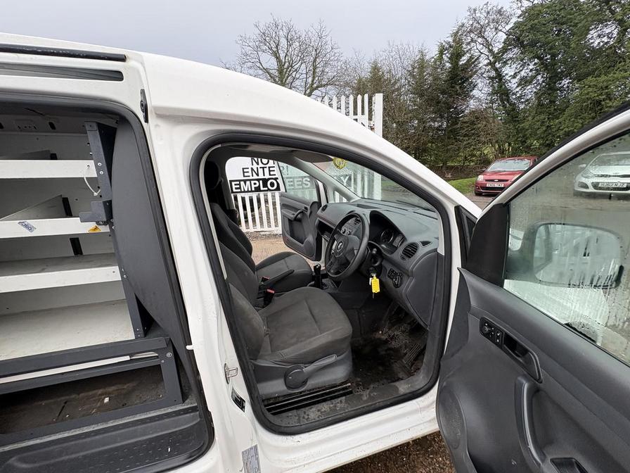 2014 Volkswagen Caddy MaxI – Model: Caddy Maxi C20 Startline TDI BlueMotion Technology – BJ14NCV