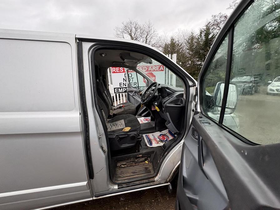 2015 Ford Transit Custom – Model: Transit Custom 270 Limited E-Tech – BF65VUD