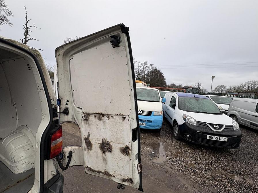 2006 Volkswagen Transporter – Model: Transporter T30 130 TDI SWB A – LY56OEU