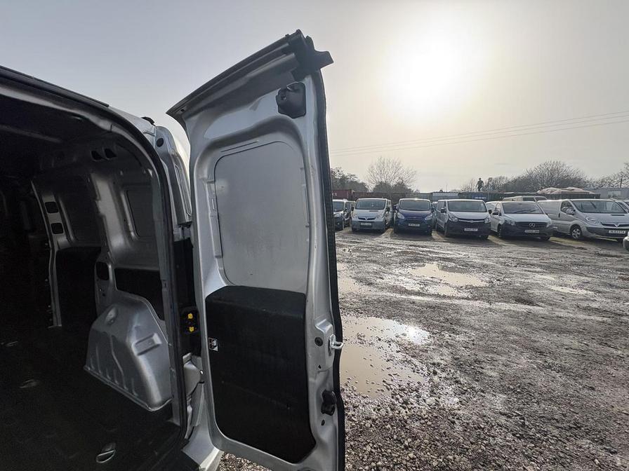 2018 Vauxhall Combo – Model: Combo 2000 Sportive CDTi – AV18KGJ