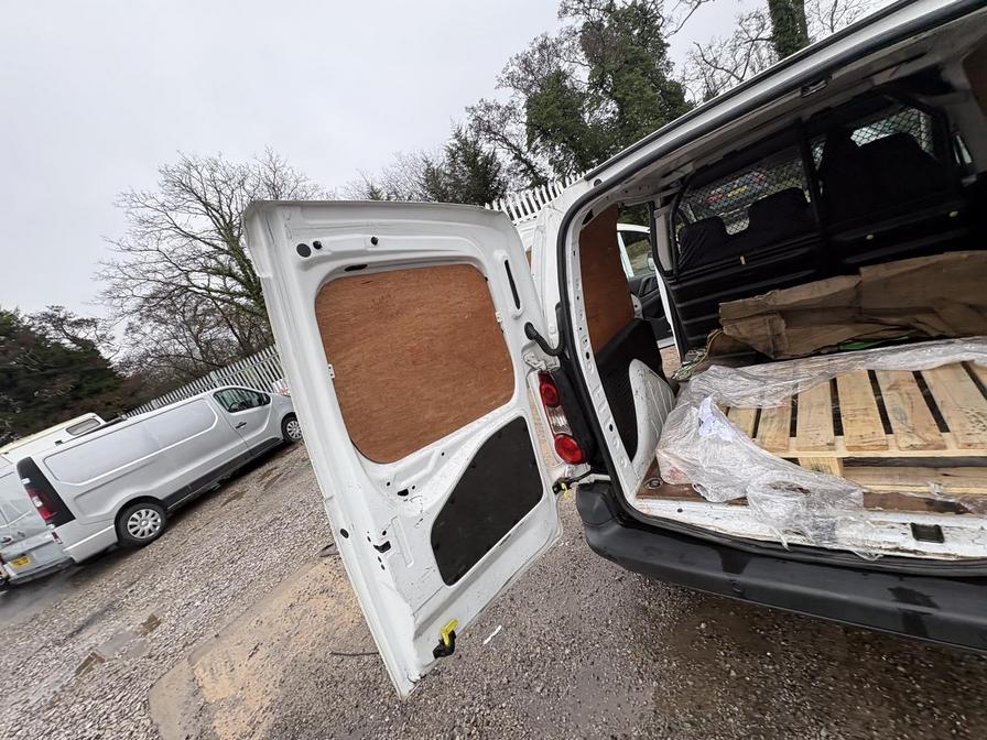 2018 Peugeot Partner – Model: Partner Professional L1 Blue HDi – NY18HJU